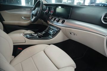 Mercedes E 200 - 11