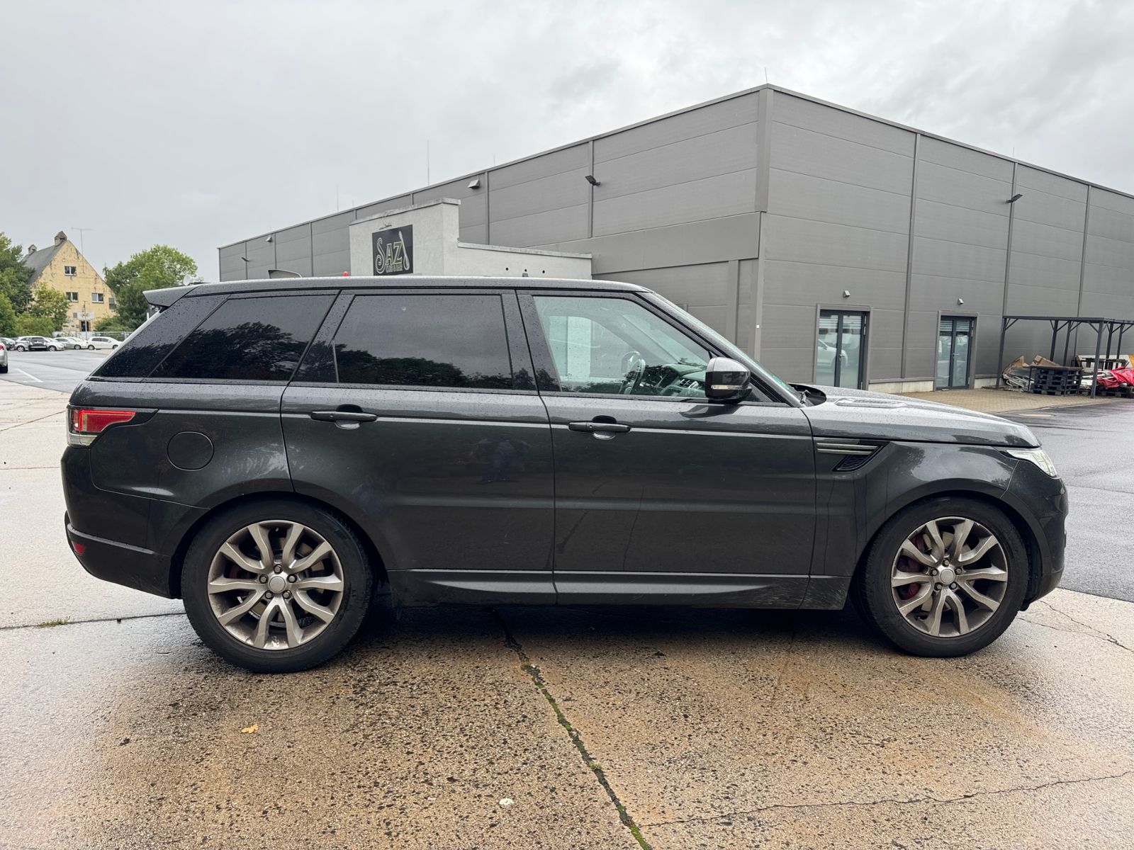 Fahrzeugabbildung Land Rover Range Rover Sport SDV6 SE AHK STNDHZ XEN NAV SHZ