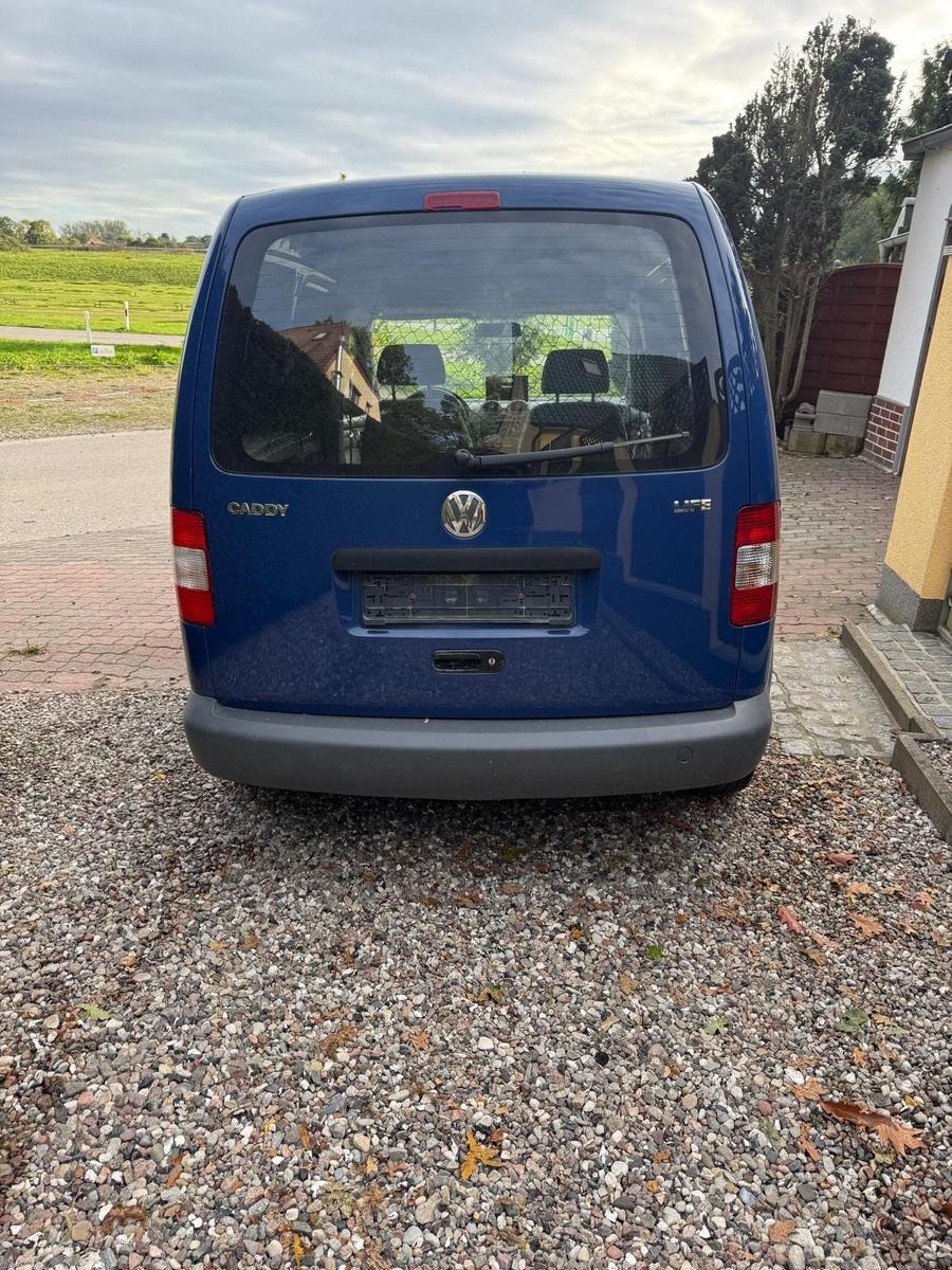 Volkswagen Caddy 2009 — interior