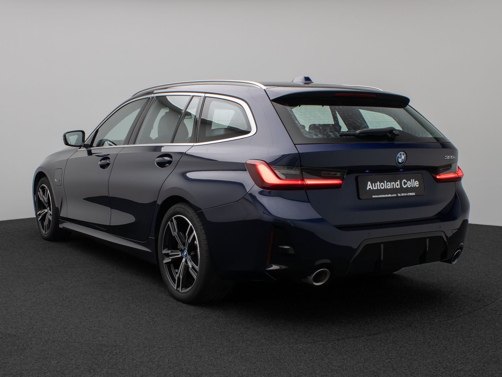 Fahrzeugabbildung BMW 320e M Sport DAB Widscreen PDC Individual 18Zoll
