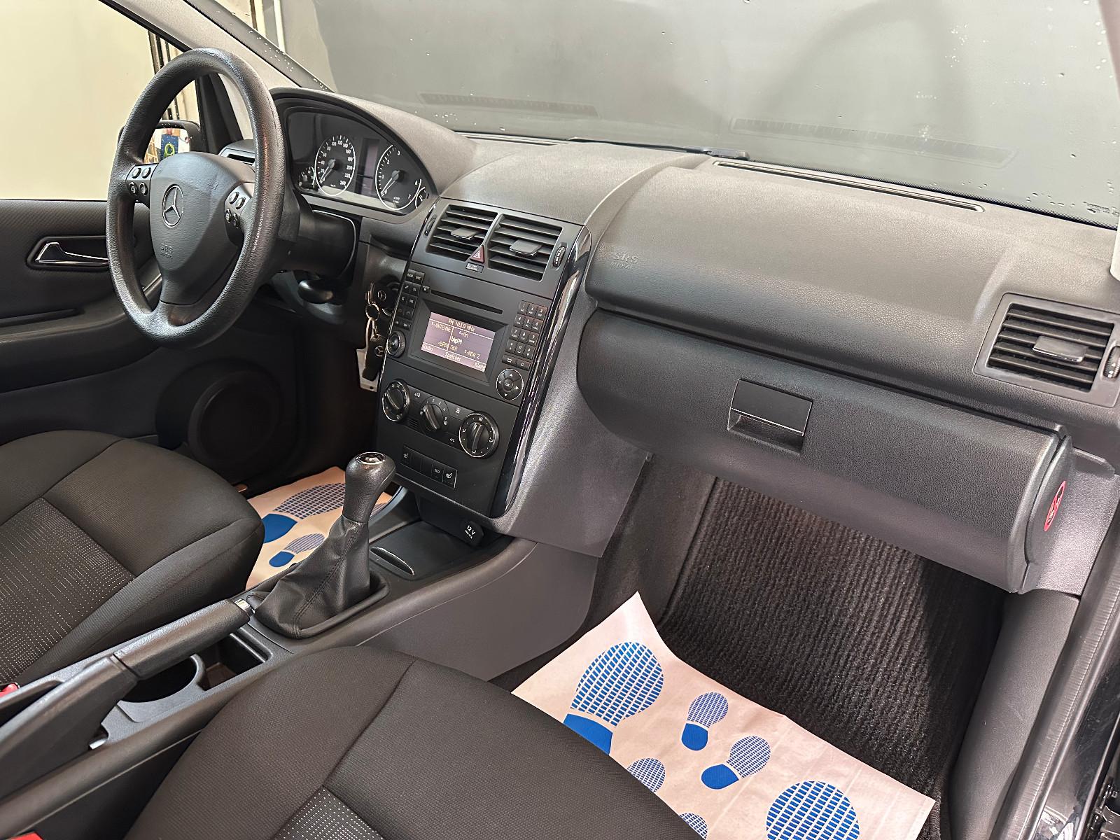 Mercedes-Benz A170 2009 — photo 12