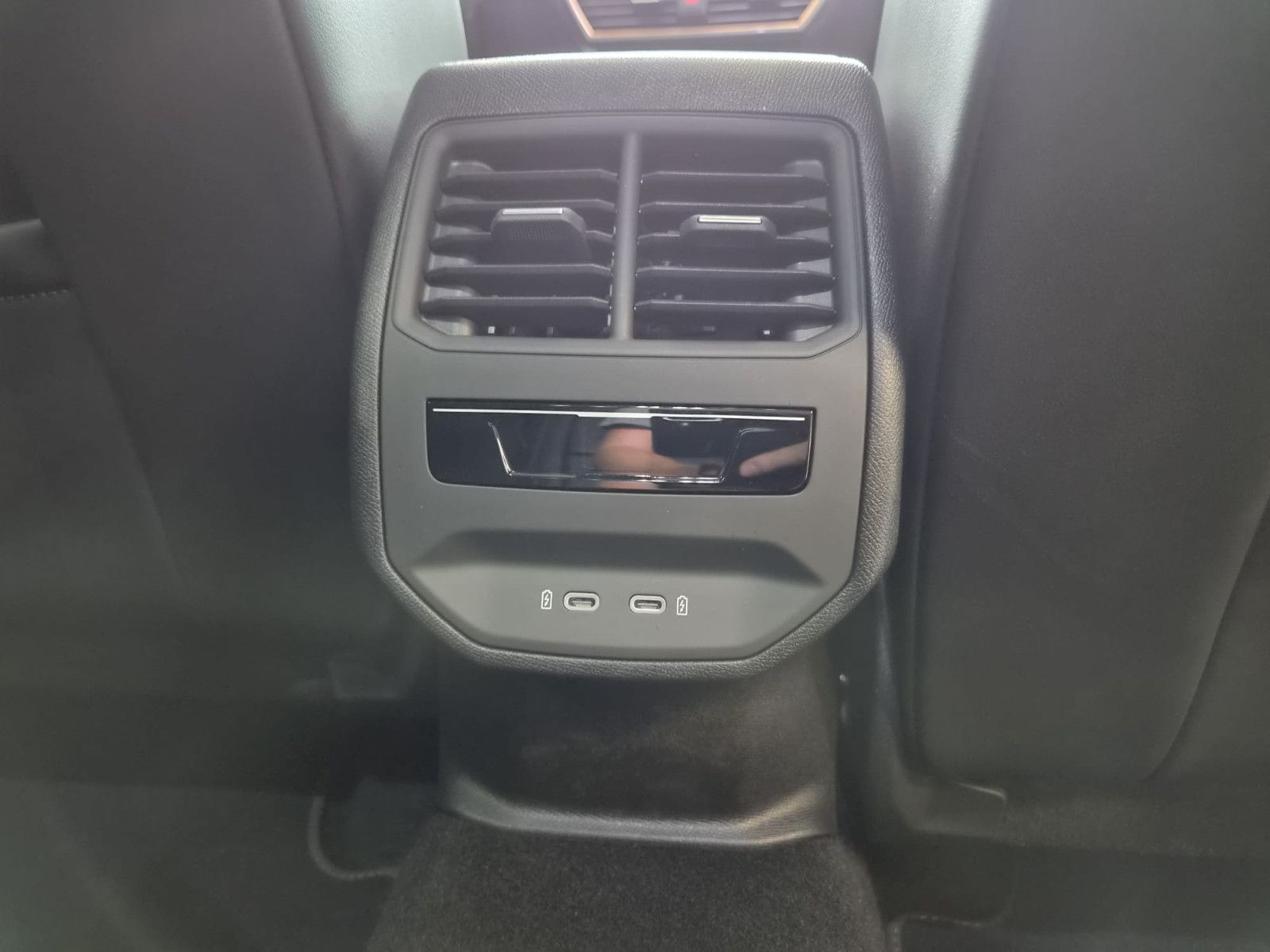 Fahrzeugabbildung CUPRA Leon VZ / PANO / LED / KAMERA / NUR 42TKM