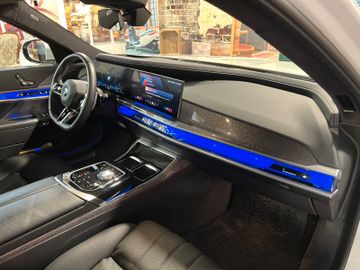 BMW 750 - 7
