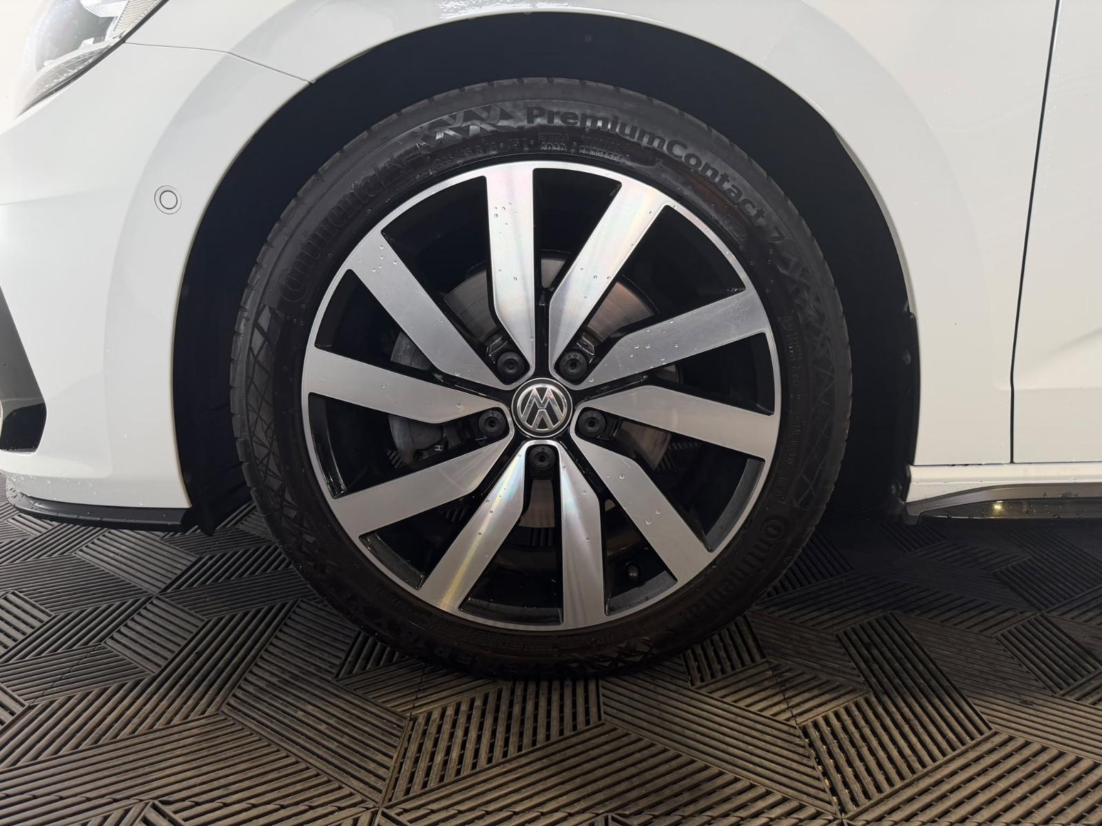 Volkswagen Touran *R-line*7Sitzer*ACC*AHK*R.Kam*