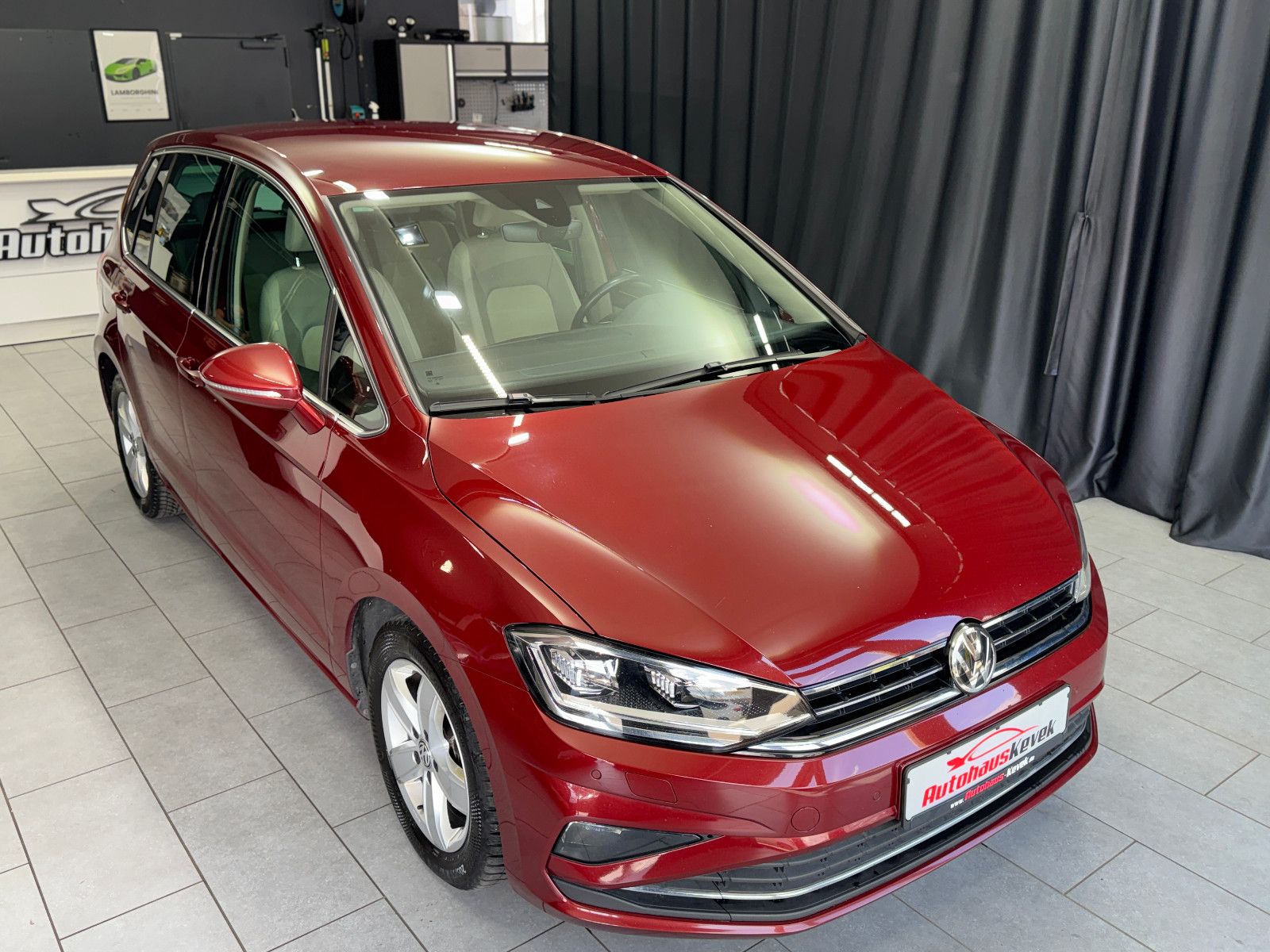 Fahrzeugabbildung Volkswagen Golf Sportsvan VII 1.5TSI  Highline|NAVI|KAMERA