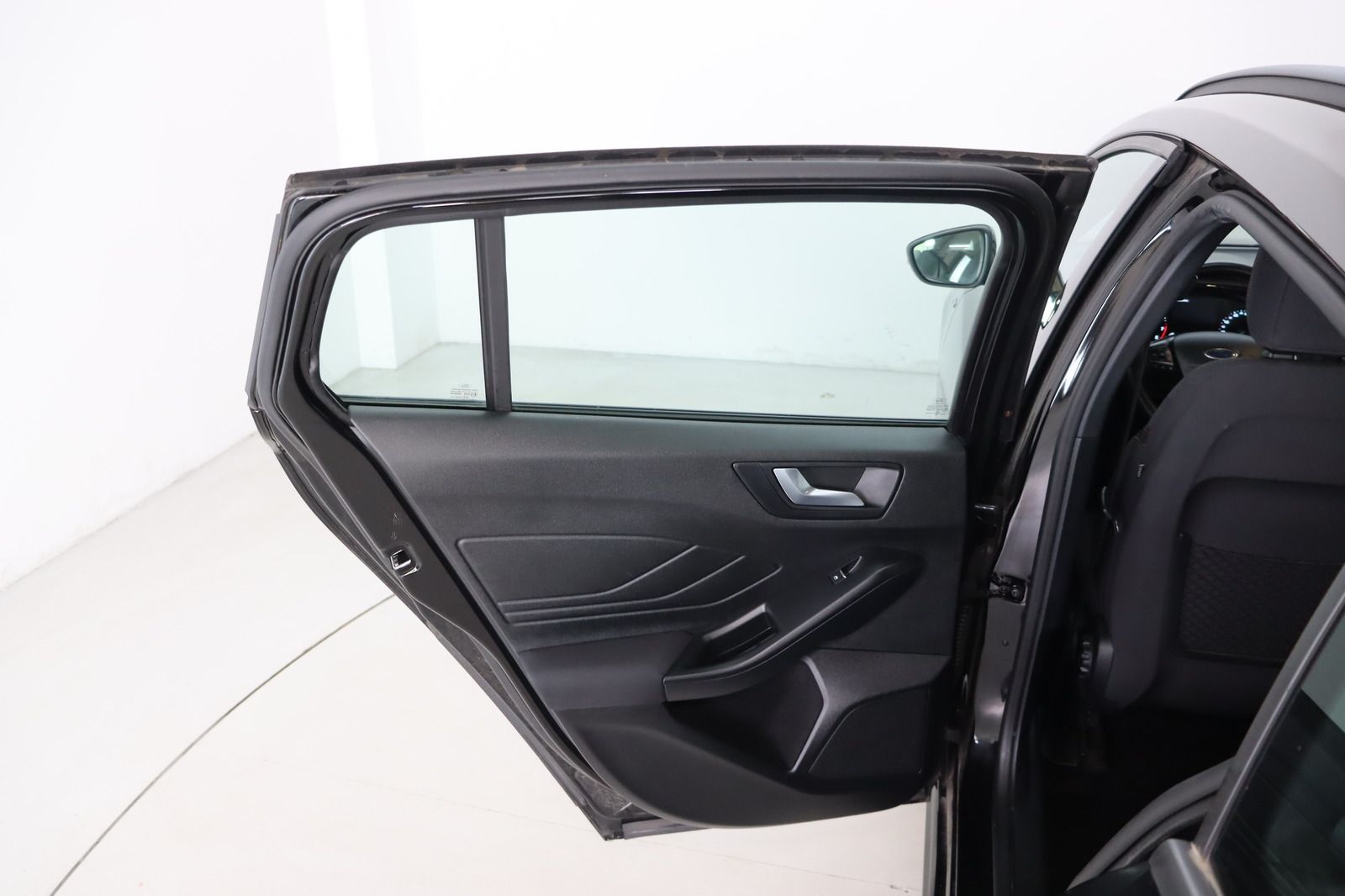 Fahrzeugabbildung Ford Focus St-Line * LED * Keyless * Navi * RFK