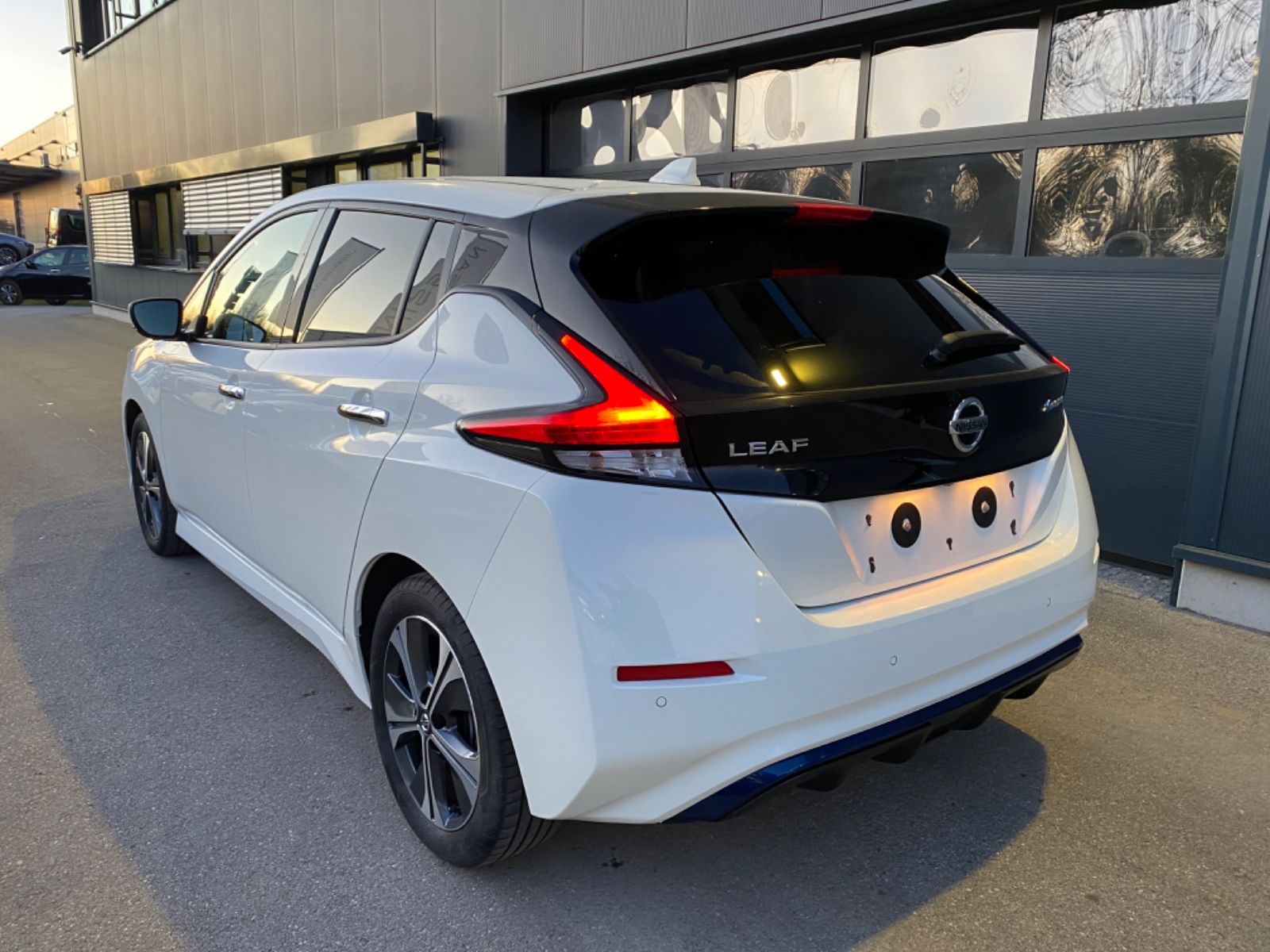 Fahrzeugabbildung Nissan Leaf N-Connecta - 360°Kamera, Klimaautom.;SOH97%