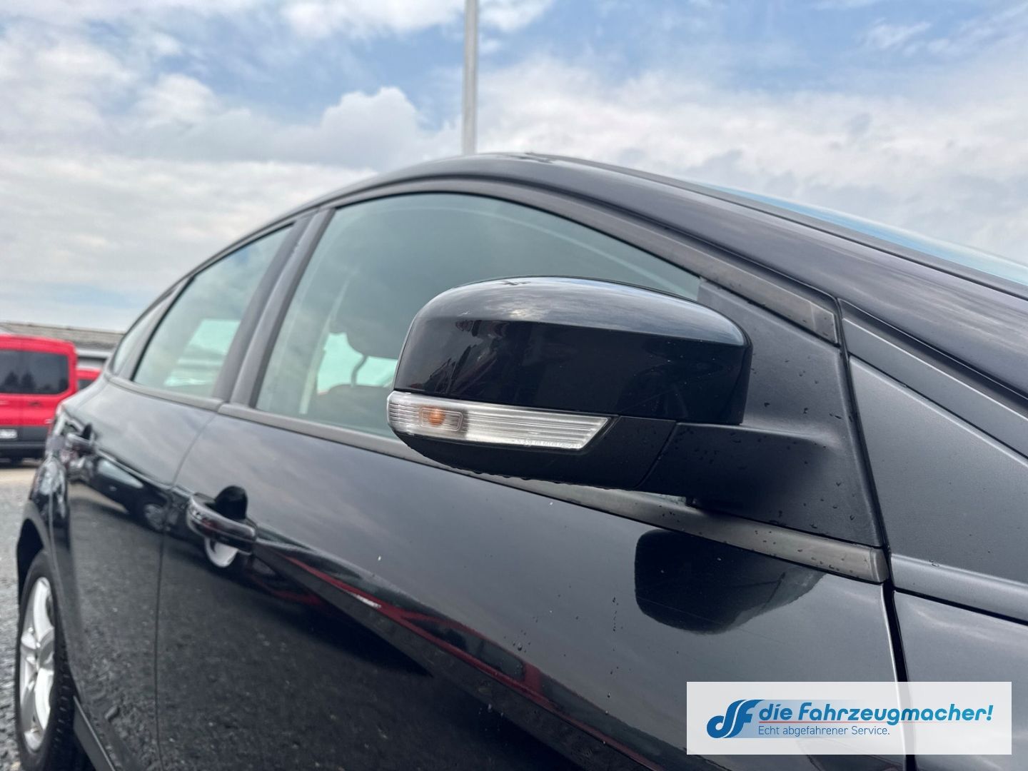 Fahrzeugabbildung Ford Focus Business Navi SHZ LenkradHZG *1502 *EXPORT