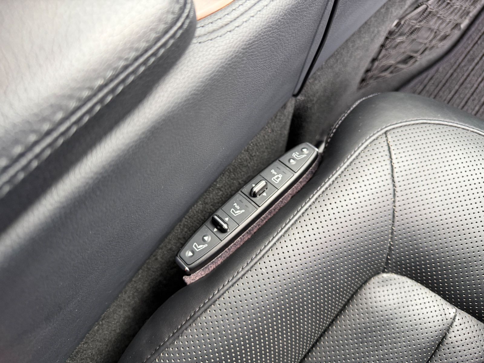 Fahrzeugabbildung Mercedes-Benz CLS 350 H&Rsound*MEMO*LEDER*SDACH*KAMERA