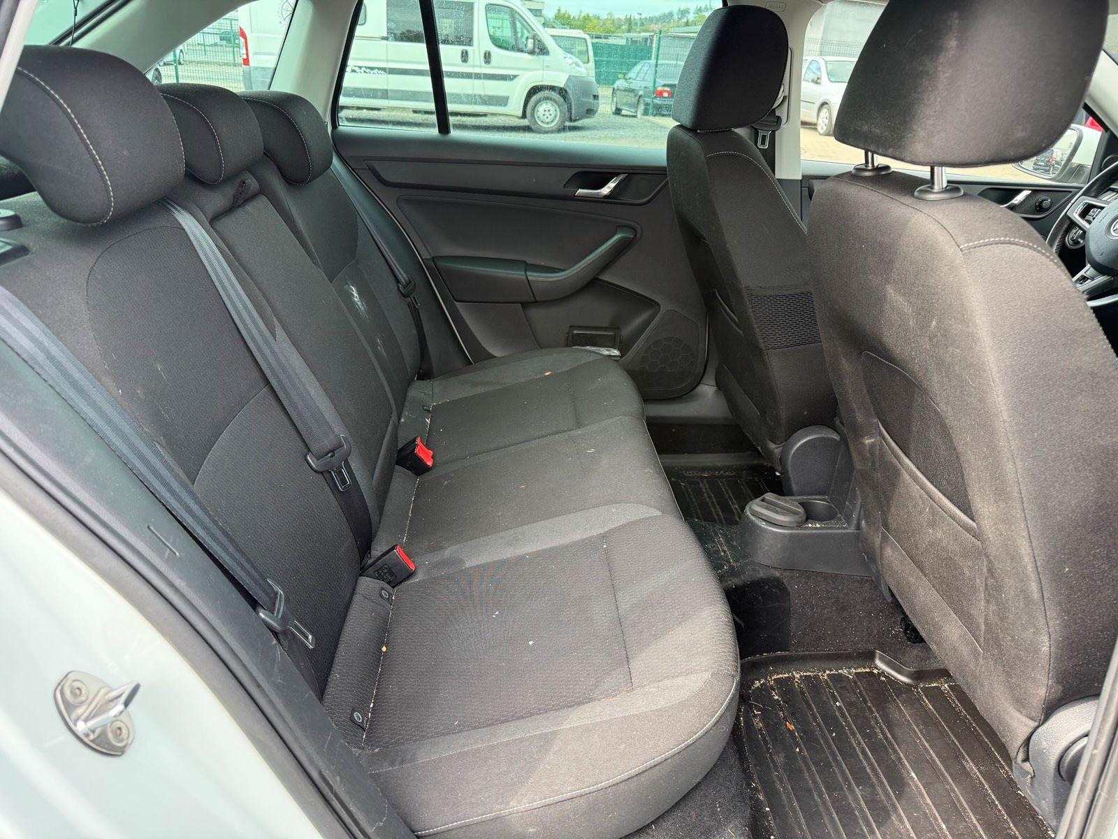 Skoda Rapid 2015 — photo 13