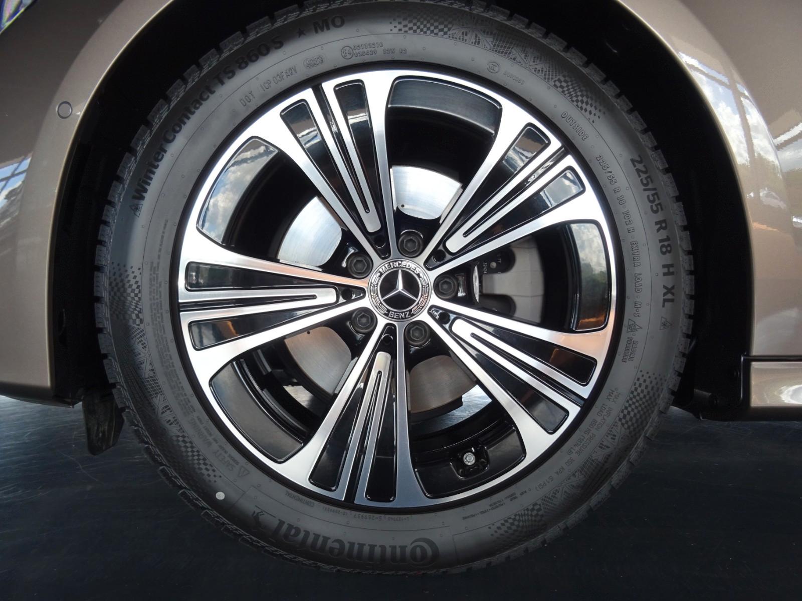 Mercedes-Benz E 220 d T 4Matic / Rollstuhl-Komplett Umbau