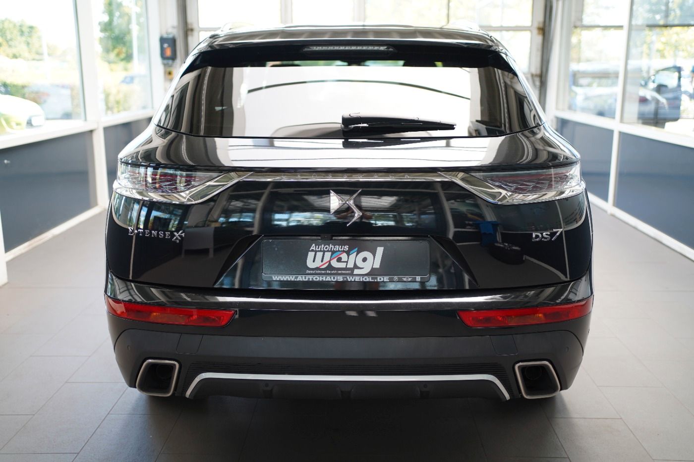 Fahrzeugabbildung DS Automobiles DS7 Crossback E-Tense 4x4 300 Rivoli Automatik