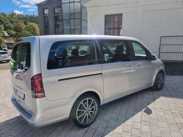Mercedes V 220 - 8