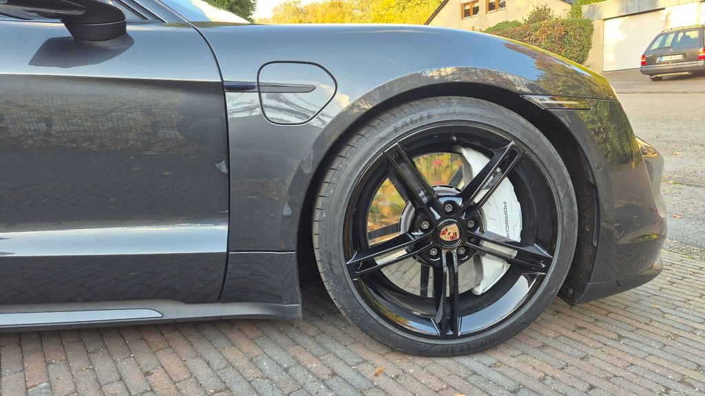 PORSCHE Taycan 2020