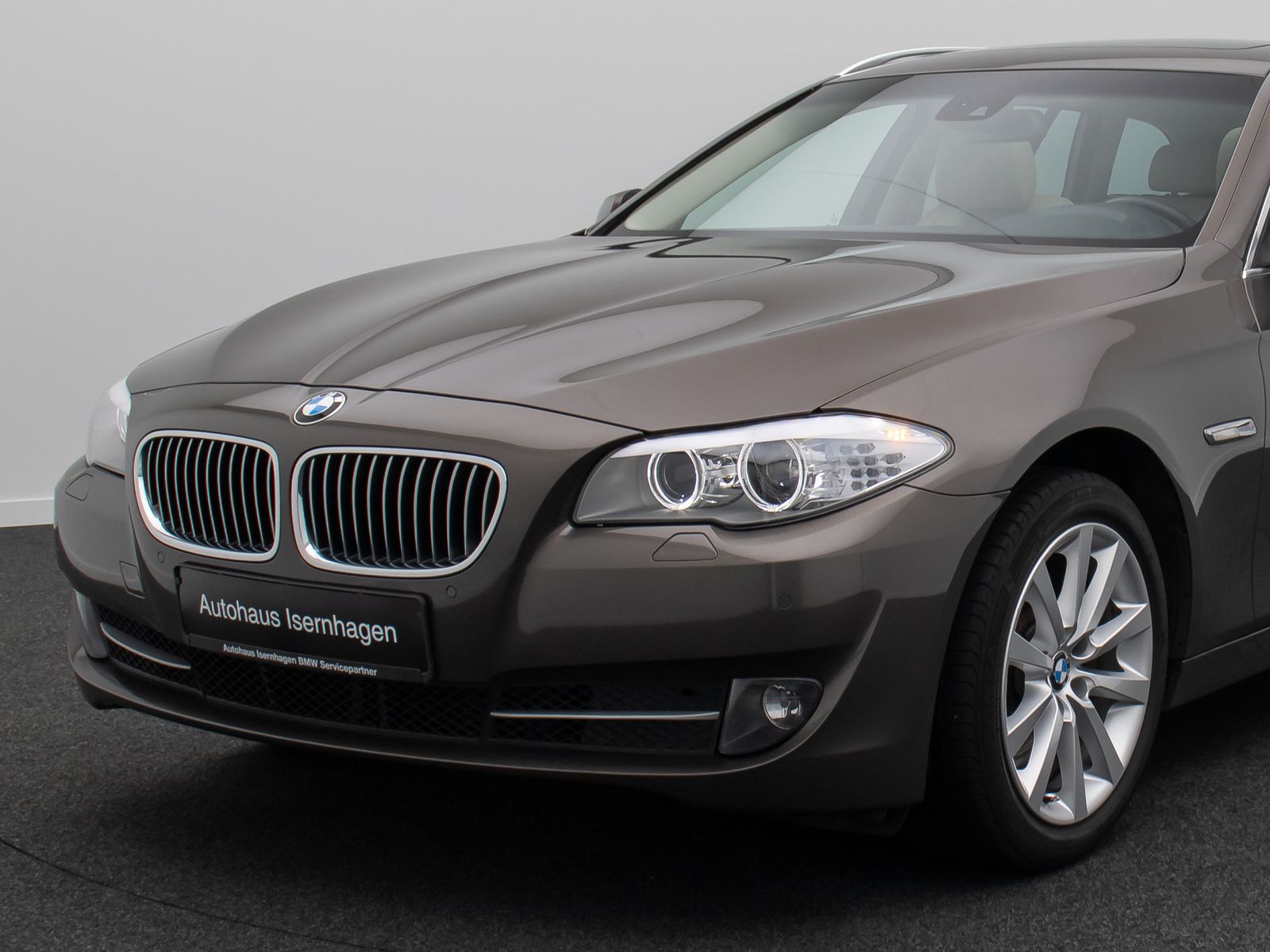 Fahrzeugabbildung BMW 525d Memory Bi-Xenon GeschwindigReg NaviPro HiFi