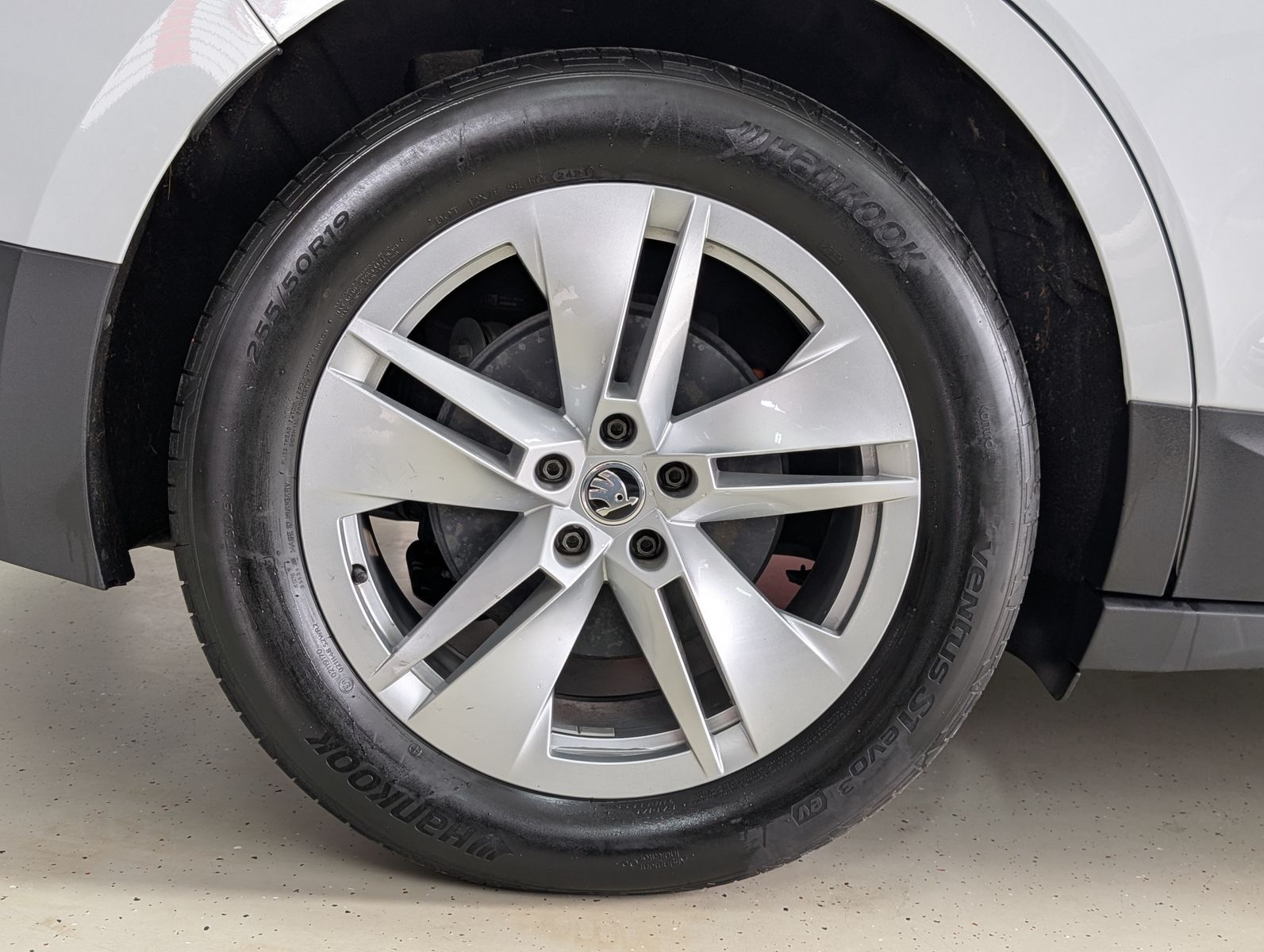 Fahrzeugabbildung SKODA Enyaq iV 80 Loft Convenience Paket+ ACC 82KWh1