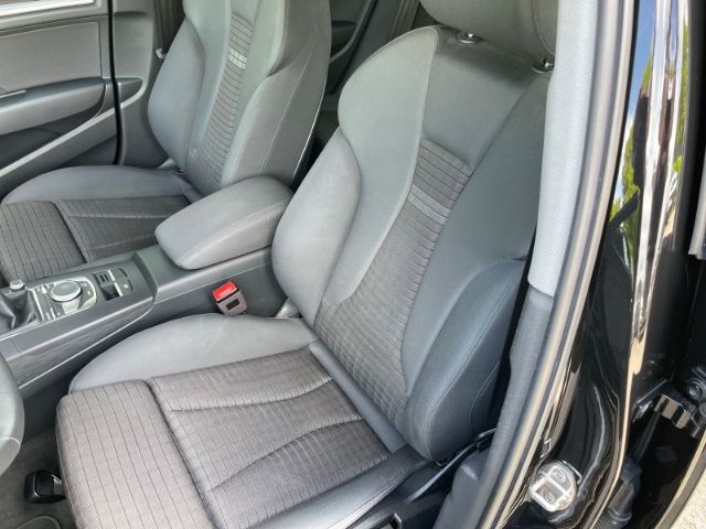 Fahrzeugabbildung Audi A3 1.6 TDI Sportback 30 sport Xenon, Navi, Sitzh