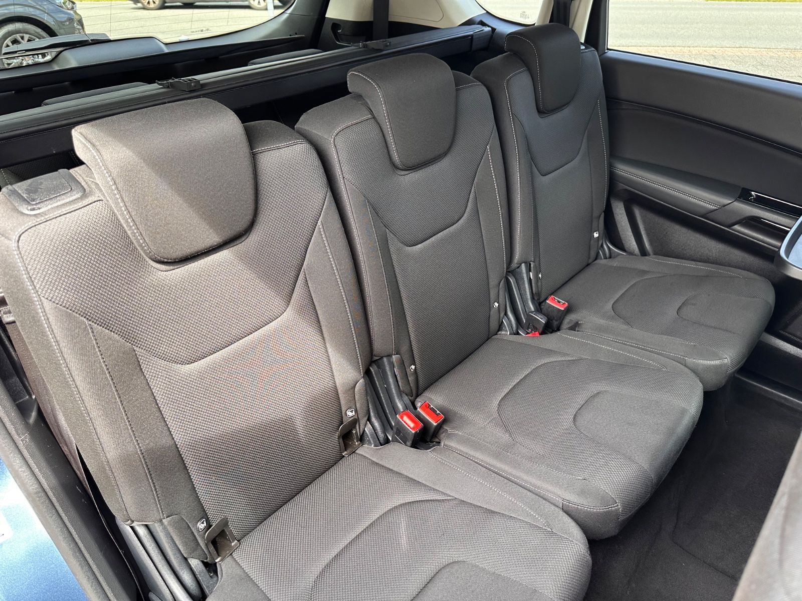 Fahrzeugabbildung Ford S-Max 1.5 EB Titanium 7-Sitz/LED/KeyFree/RFK/PDC