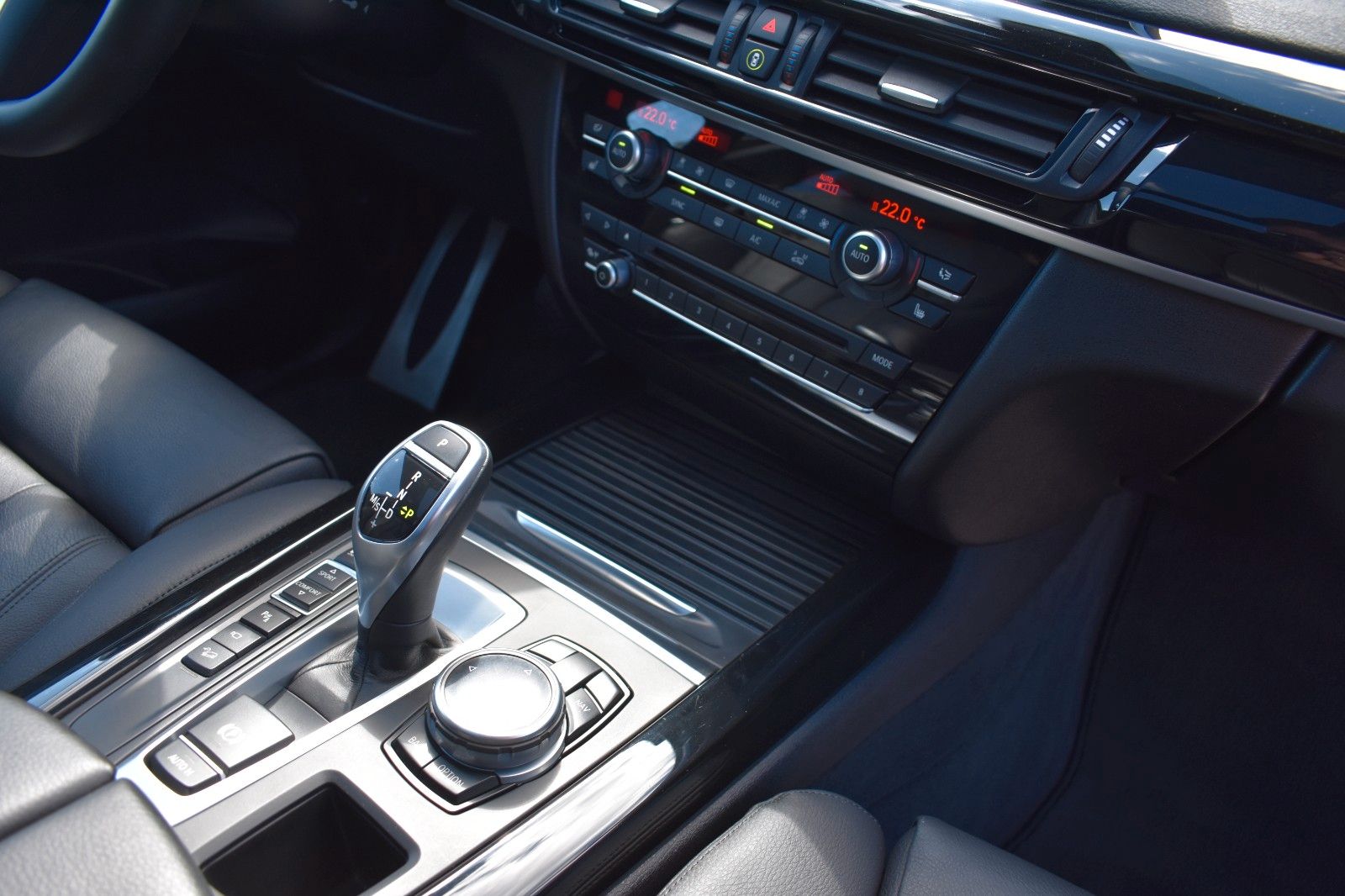 Fahrzeugabbildung BMW X5 40d xDrive M Sport Keyless Pano Kamera LedHUD