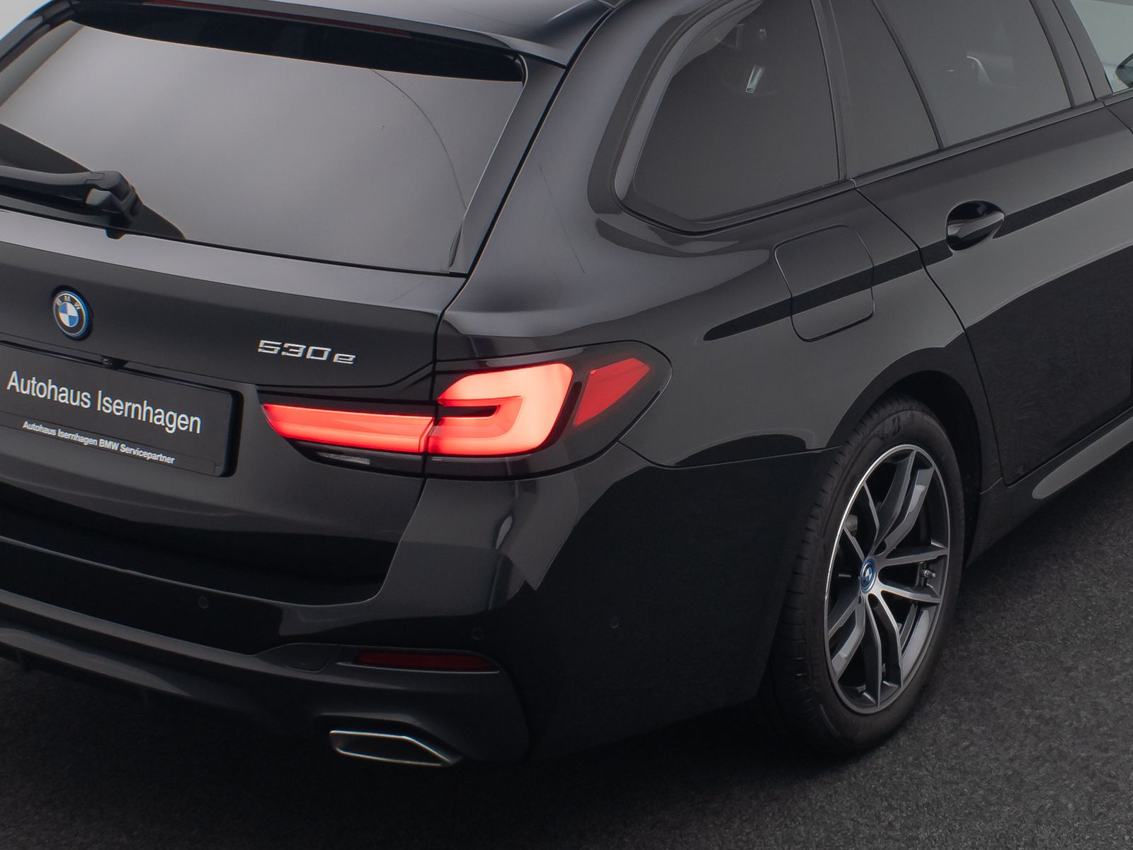 Fahrzeugabbildung BMW 530e xD M Sport DAB Kamera 4Klima Alarm Panorama