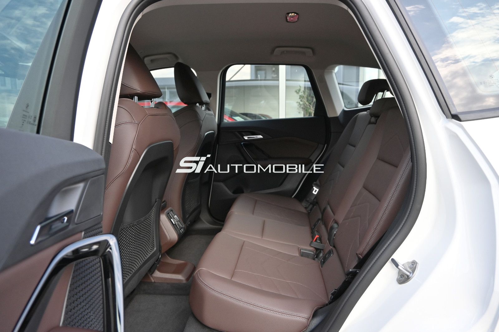 Fahrzeugabbildung BMW X1 xDrive25e Aut. °AHK°HEAD-UP°360°-KAM°MEMORY°