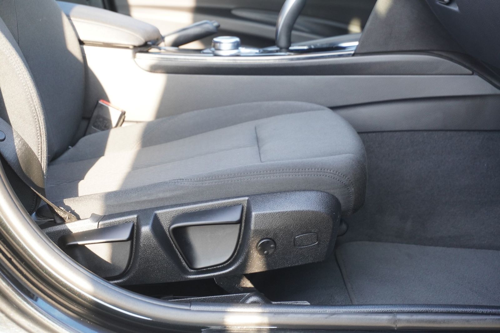 BMW 318i Advantage LED Navi AHK Tempomat Schiebedach foto 17