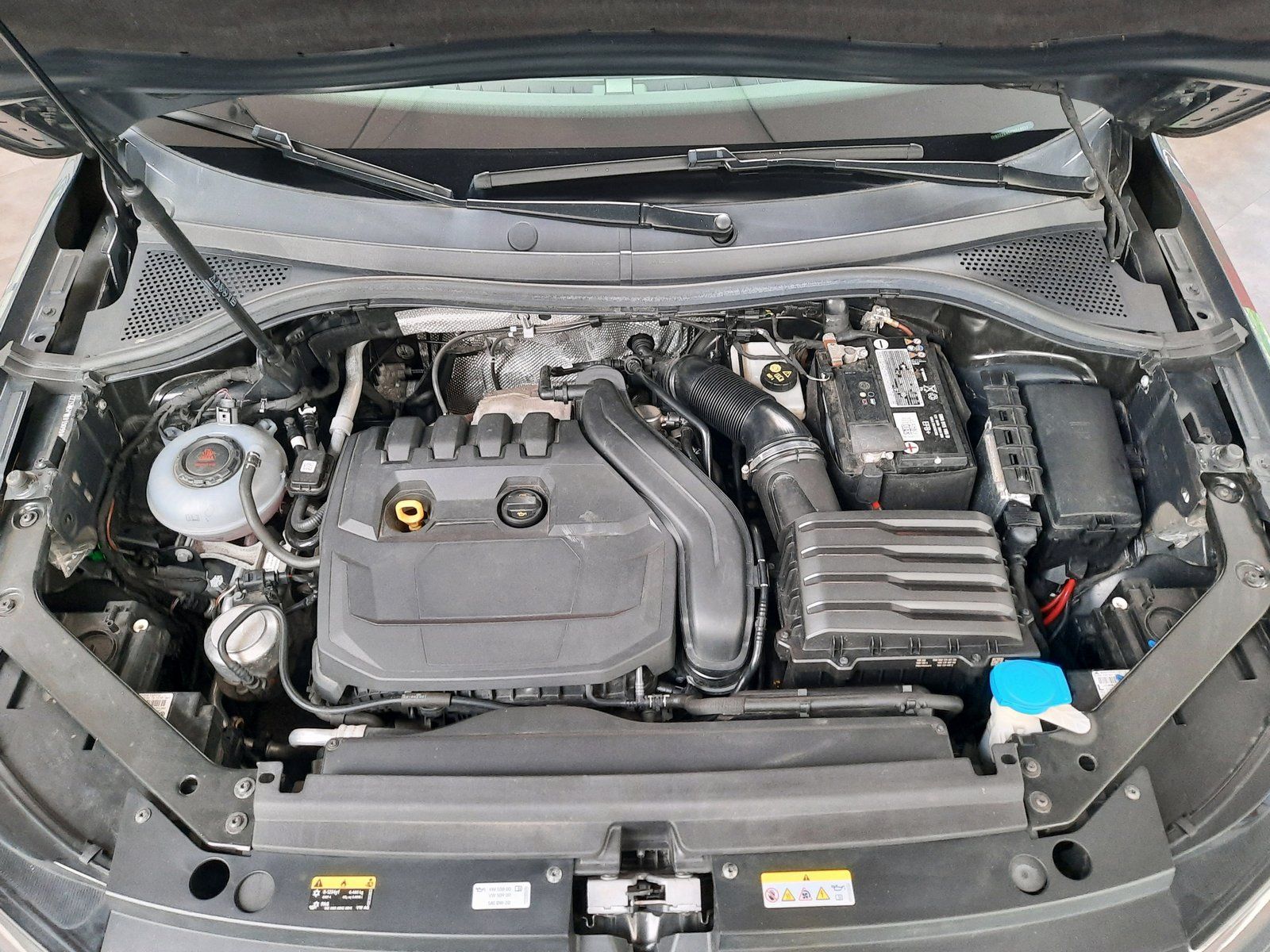 Fahrzeugabbildung Volkswagen Tiguan Active TSI *Navi*Cam*PDC*ACC*LED*Sitzhzg*