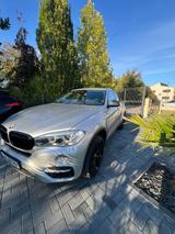 BMW X6 xDrive40d - - silberne BMW X6