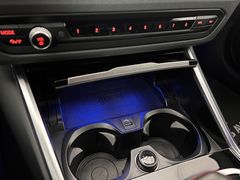 BMW M4 Competition / 510PS / SCHALENSITZE / CARBON/ BMW M4 Competition / 510PS / SCHALENSITZE / CARBON/