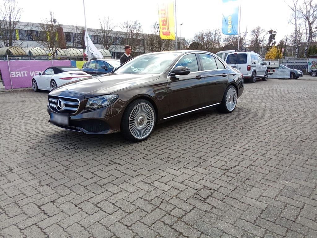 Image of Mercedes-Benz E 220