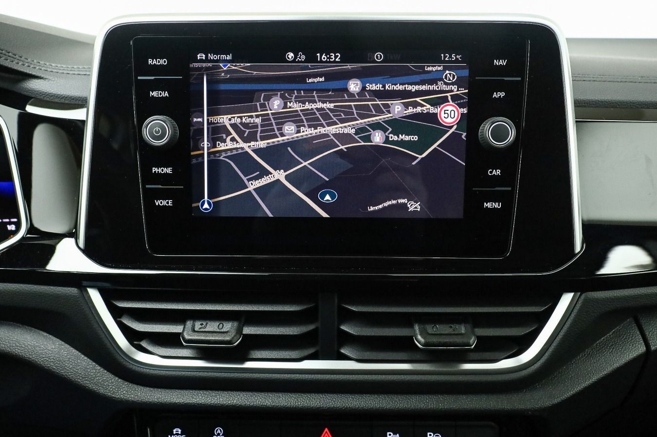 Volkswagen T-Roc - Bild 16