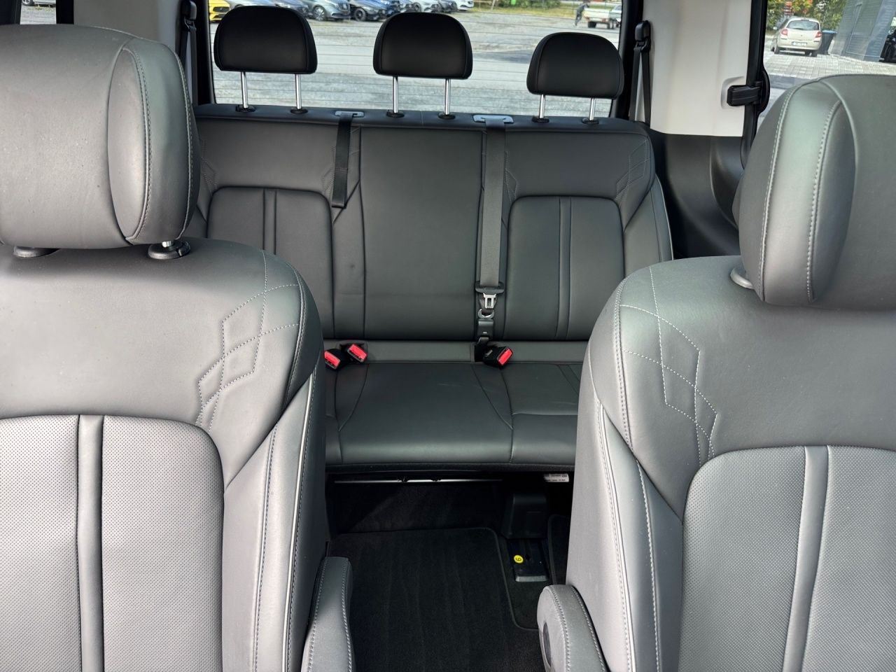 Fahrzeugabbildung Hyundai STARIA SIGNATURE SHZ*LHZ*PANO*BOSE*