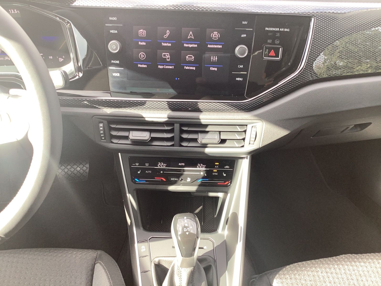 Fahrzeugabbildung Volkswagen Polo Life TSI DSG LED ACC SH RearView Climatroni
