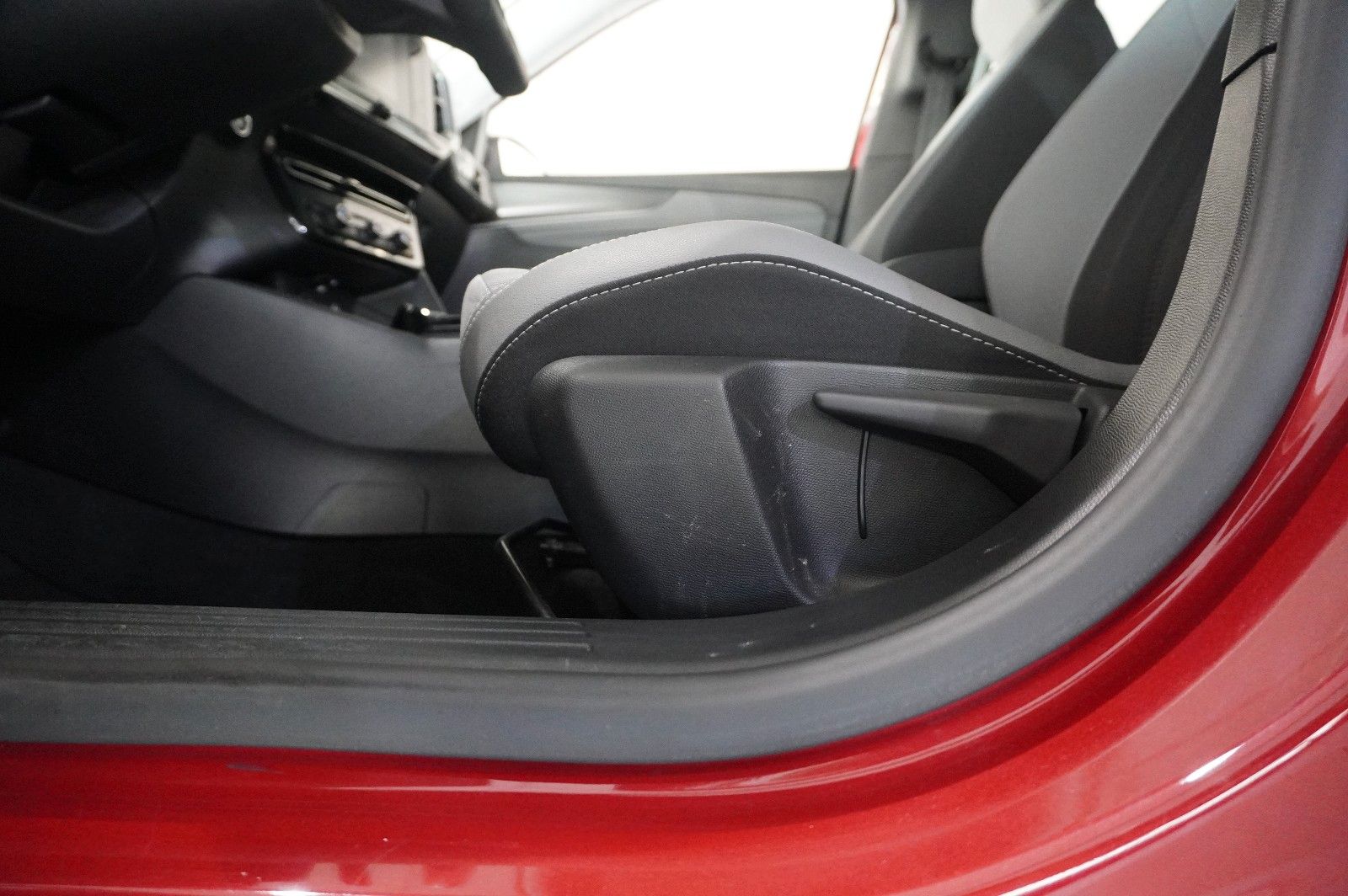 Fahrzeugabbildung Opel Mokka 1.2T ELEGANCE NAVI/LED/KAMERA/SH/SPORT/DAB