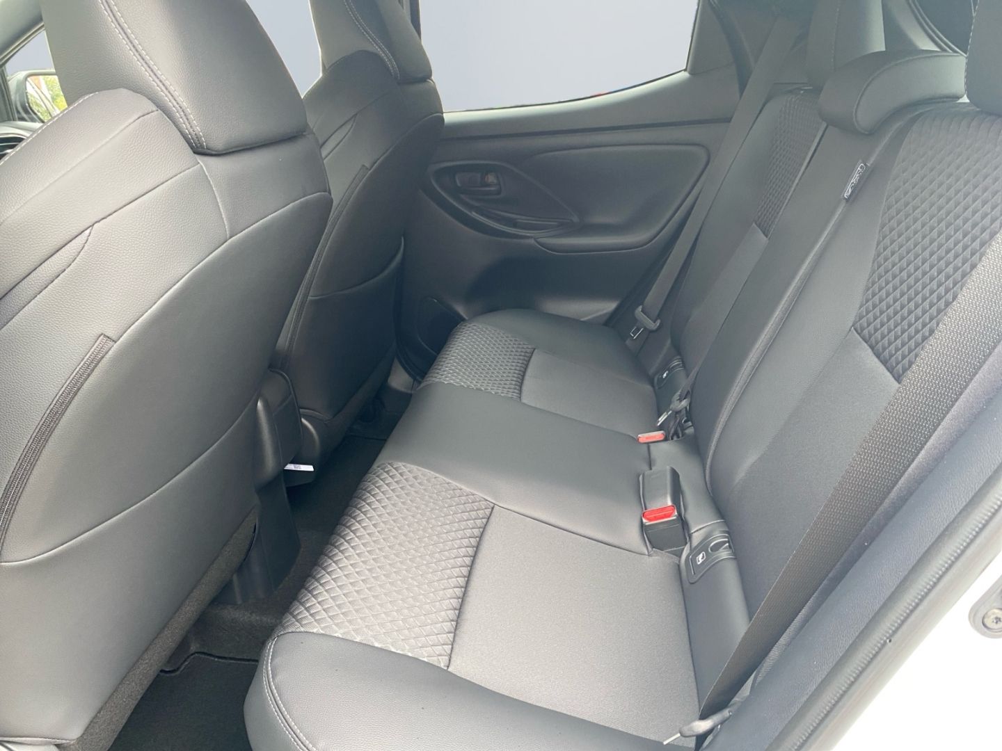 Toyota Yaris - Bild 15