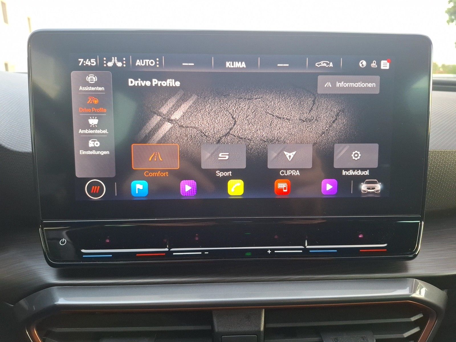 Fahrzeugabbildung CUPRA Leon ST VZ 4Drive DSG LED AHK Navi AID ACC RFK S