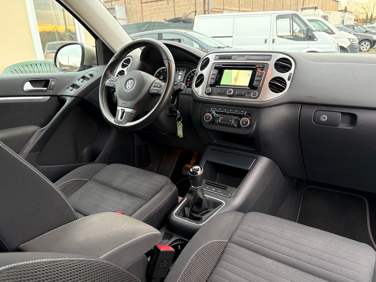 Fahrzeugabbildung Volkswagen Tiguan 1.4 TSI Cup Sport & Style Navi SPORTSITZE