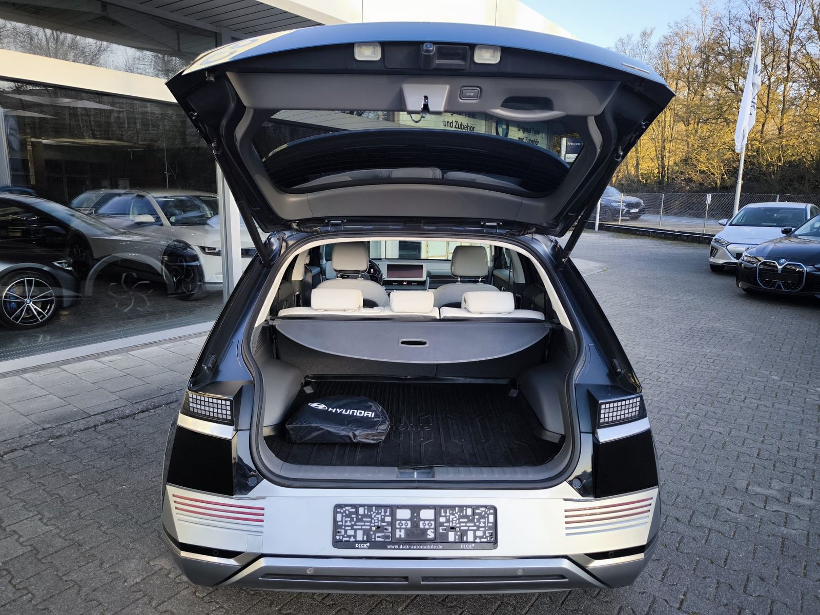 Fahrzeugabbildung Hyundai Ioniq 5 Uniq 4WD VIRTU+HEAD+MEMO+NAVI+ACC+360°+