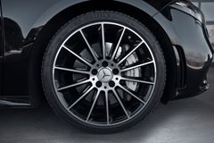 MERCEDES-BENZ A 35 AMG 4M Limousine*Keyless*Spur*SHZ*19"AMG*