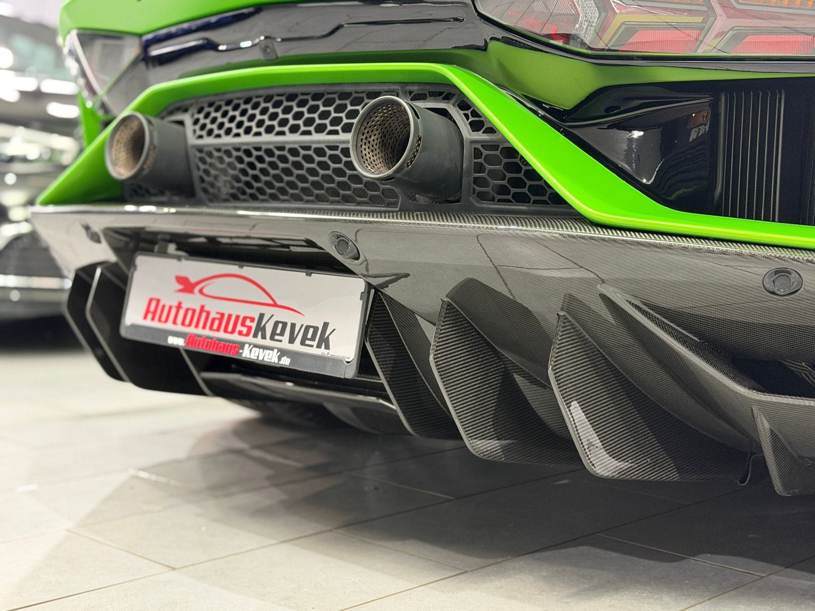 Fahrzeugabbildung Lamborghini Aventador SVJ | FULL CARBON|LIFT|SENSONUM|PPF|