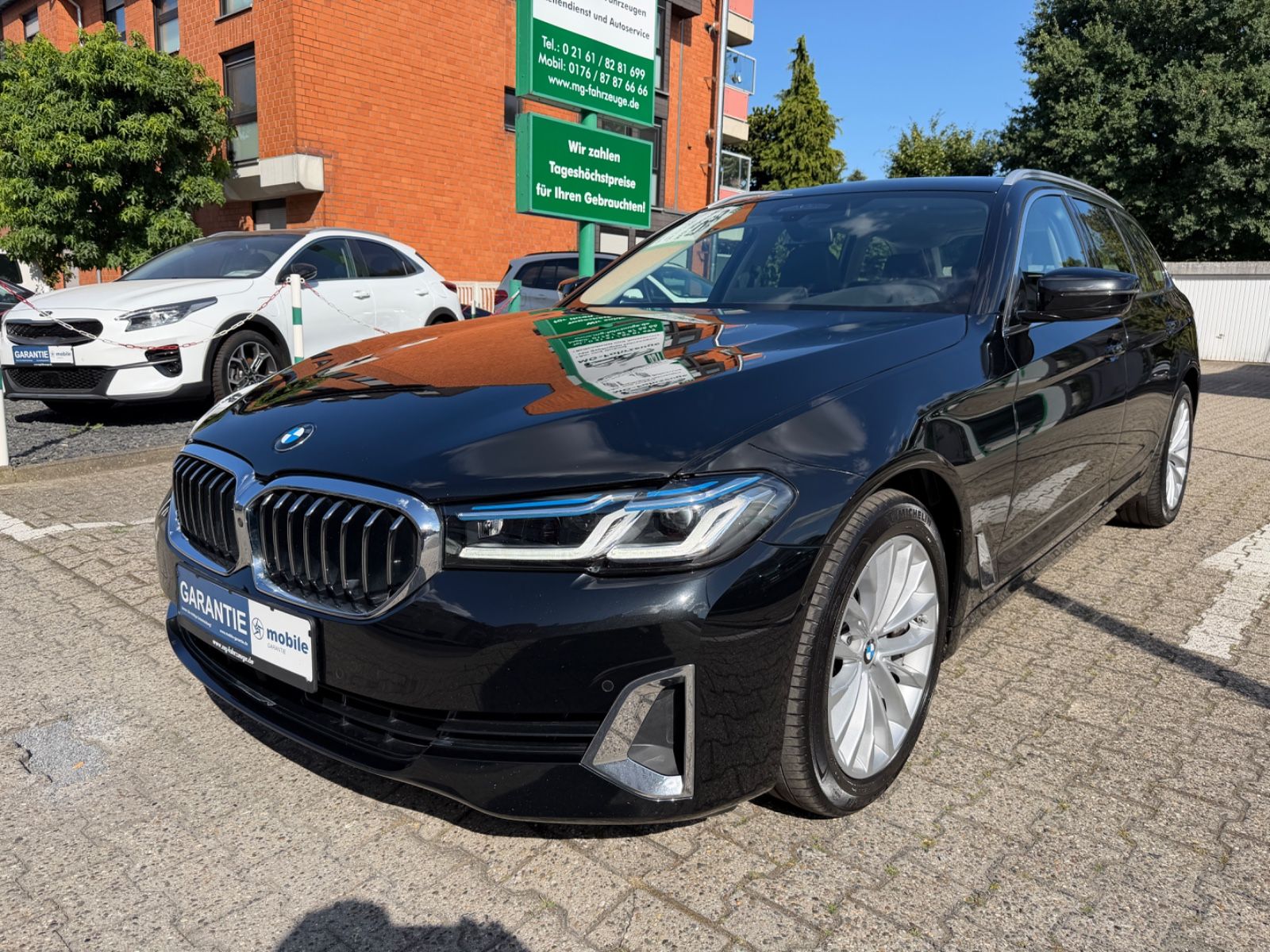 Fahrzeugabbildung BMW 520d Touring xDrive Luxury Line LASER PANO HUD