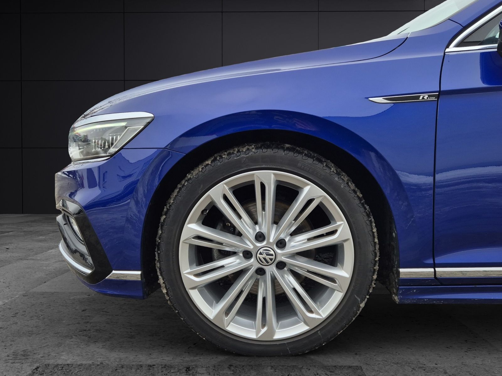 Fahrzeugabbildung Volkswagen Passat Variant TDI R-Line DSG 4Mo Standhzg Matri