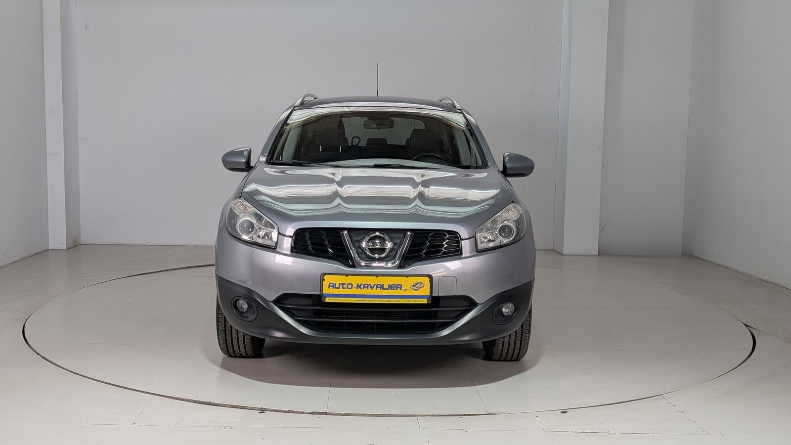 Fahrzeugabbildung Nissan Qashqai+2 2.0i 4x4 * AHK * Navi * Pano Acenta 7-
