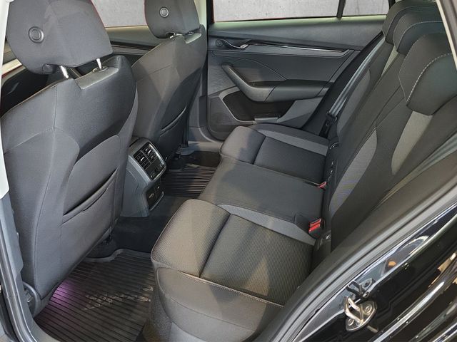 Octavia Combi Tour 2.0 TDI DSG*AHK*MATRIX*
