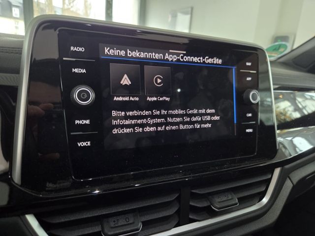 T-Roc R-Line 1.5 TSI DSG LED+ PANO KAM eHECK 18Z