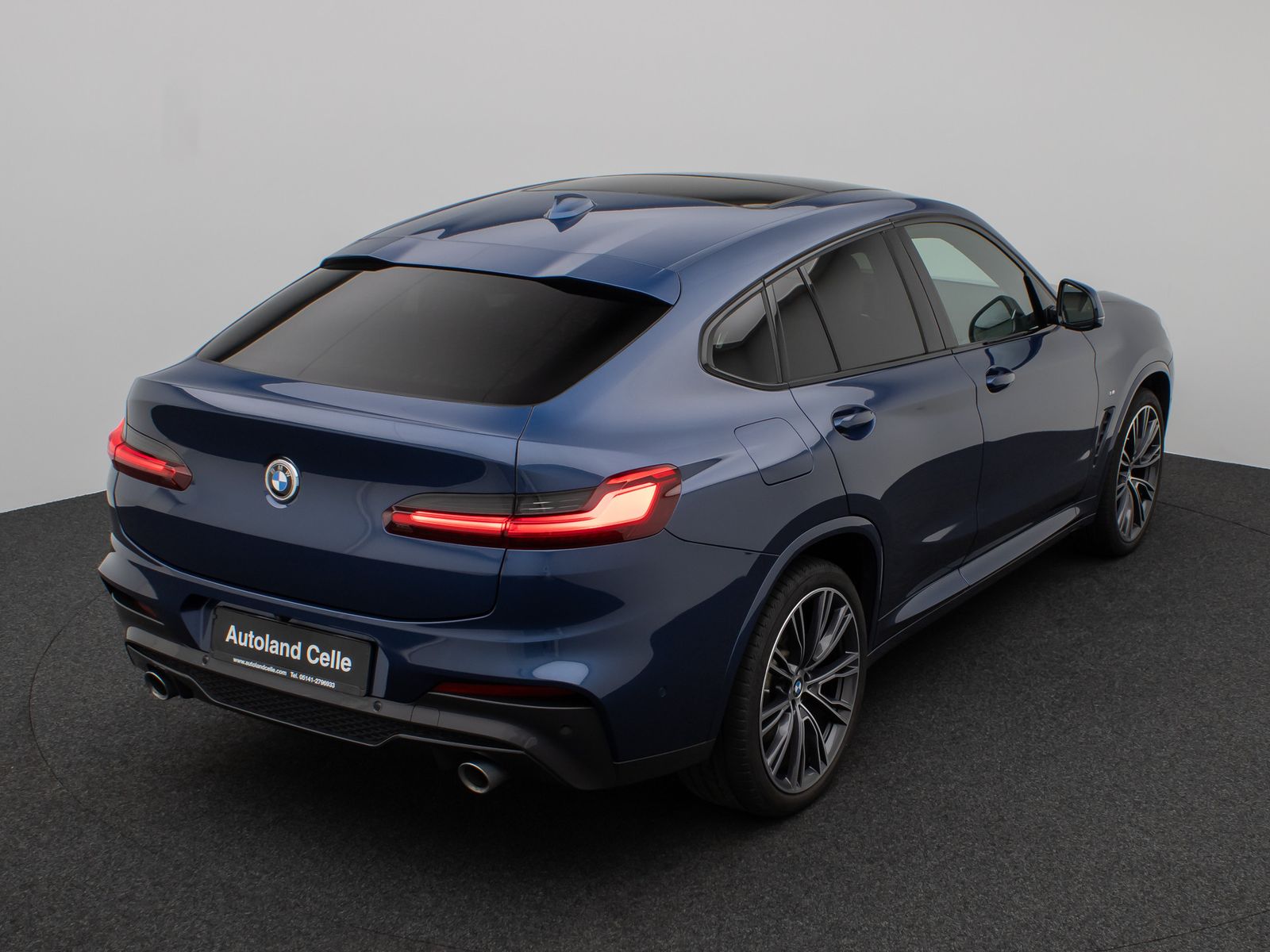 Fahrzeugabbildung BMW X4 xD30d M Sport Panorama Kamera HUD H/K AHK 21"
