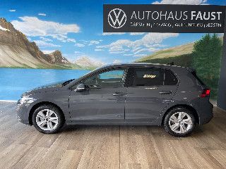 Fahrzeugabbildung Volkswagen Golf VIII Life eTSI DSG Navi LED