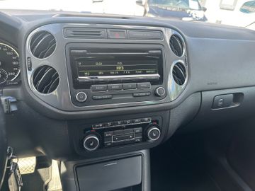 Volkswagen Tiguan - 11