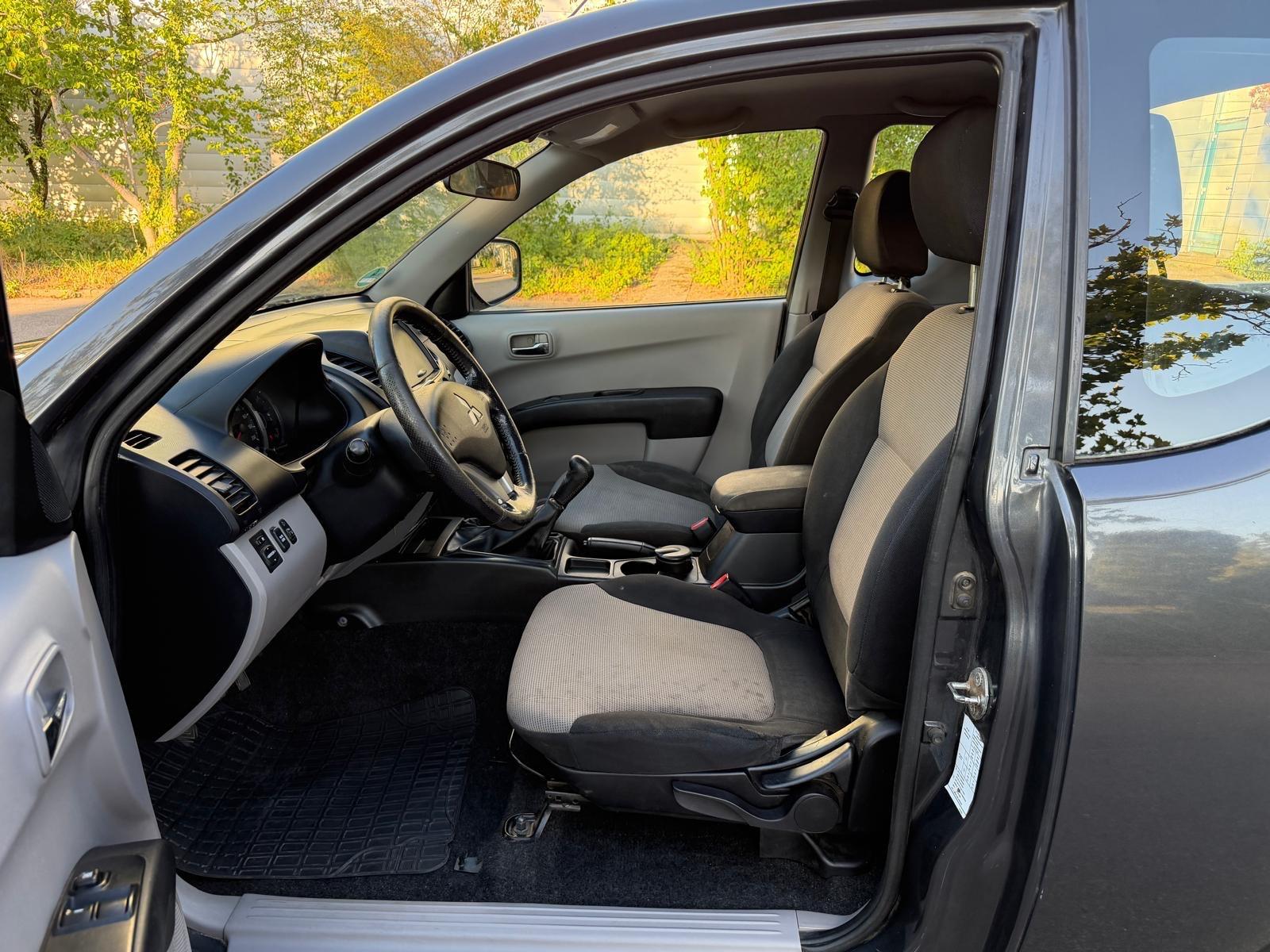 Mitsubishi L200