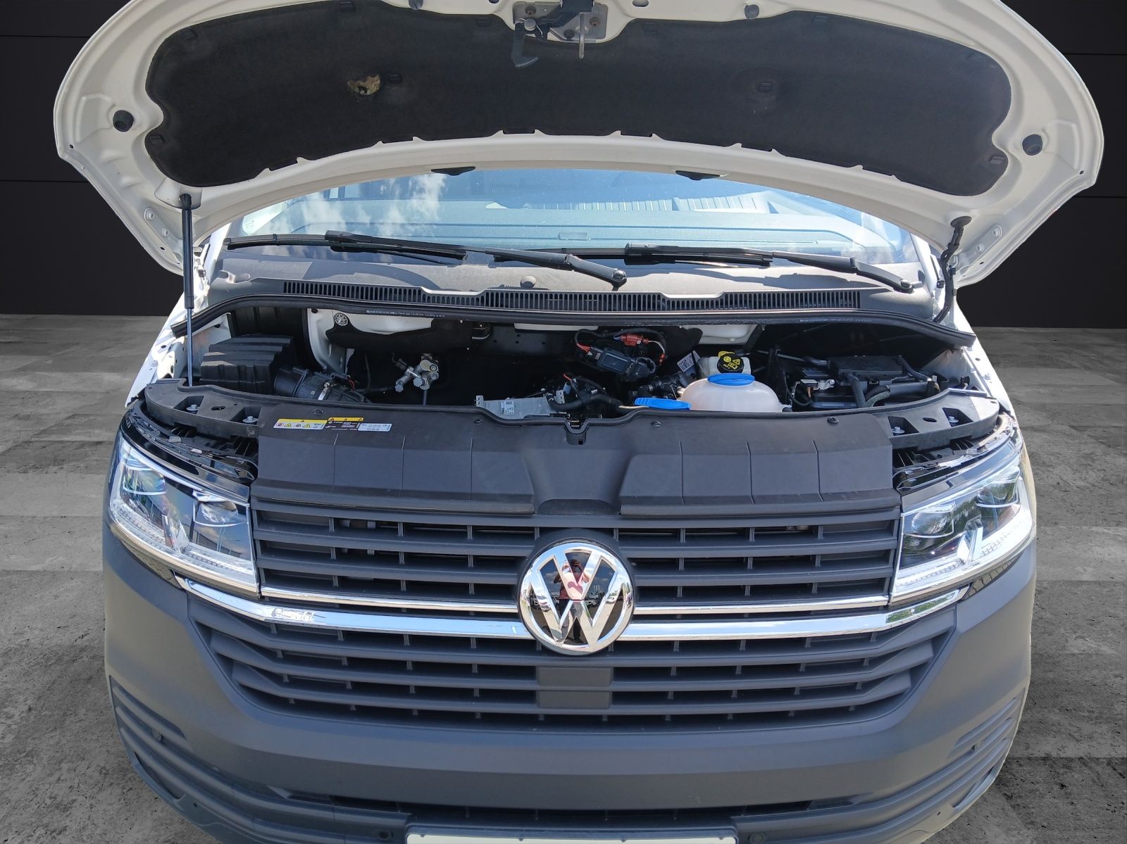 Fahrzeugabbildung Volkswagen T6 Transporter T6.1 TDI Kasten LED AHK RFK KLIMA